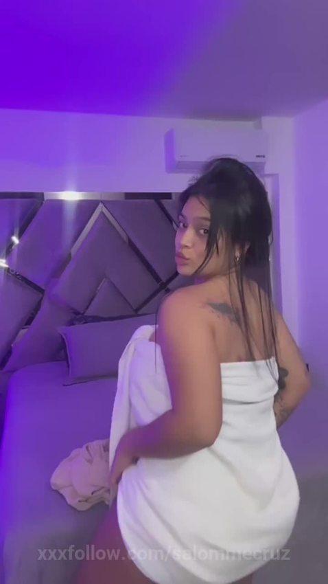 nonstop dining with a butt plug 😈 Starring salommecruz f3a746 tiktok porn