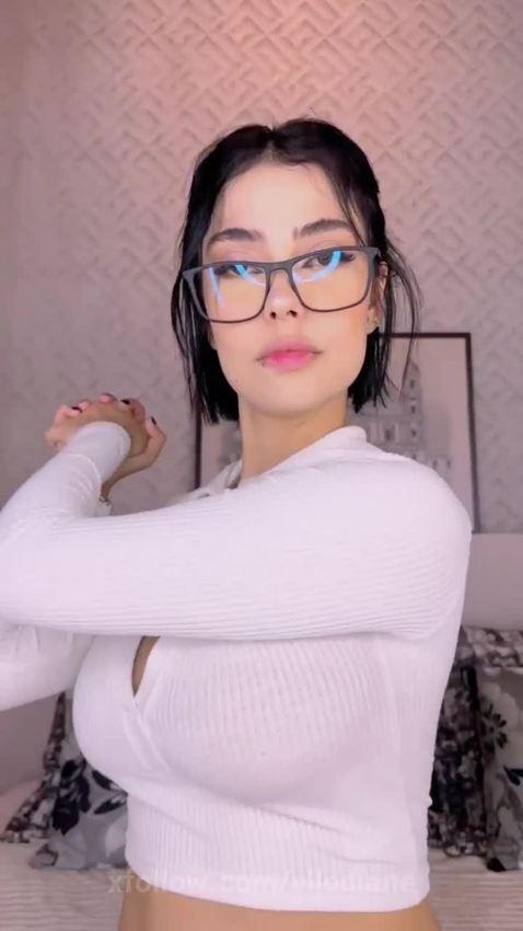 quick I like to play with the bat⚡ Starring ellediane abca88 tiktok porn