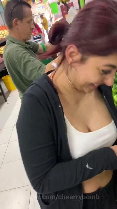 quick Naughty in the fruit market! 😏 Starring cheerrybomb f22415 tiktok porn