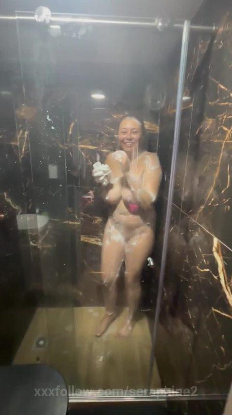 short me bañe en la ducha de mi amiga y me descubri.. Starring seraphine2 f5d8c8 tiktok porn