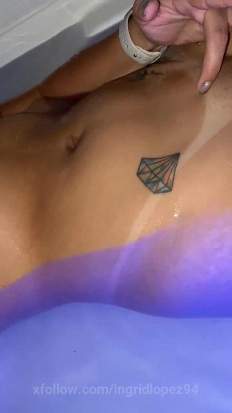 short Vienes o voy ? 😏😈 Starring ingridlopez94 a3fc48 tiktok porn