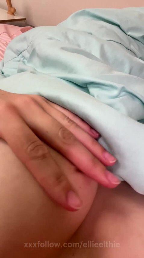 tiktok 😏Sexy brunette biting her lip with desire 💋 E.. Starring ellieelthie 021e7e tiktok porn