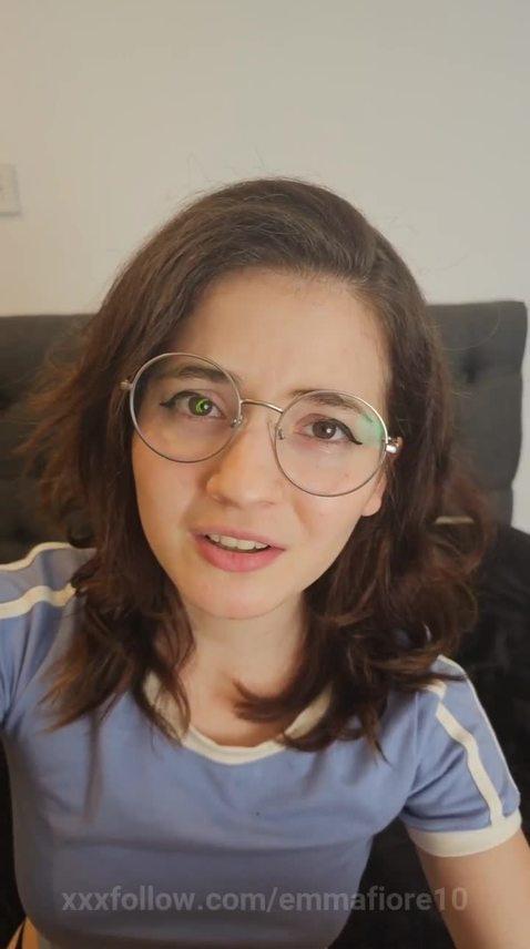 viral Algo había que hacer con la muñeca 🤷‍♀️ Starring emmafiore10 2ee211 tiktok porn